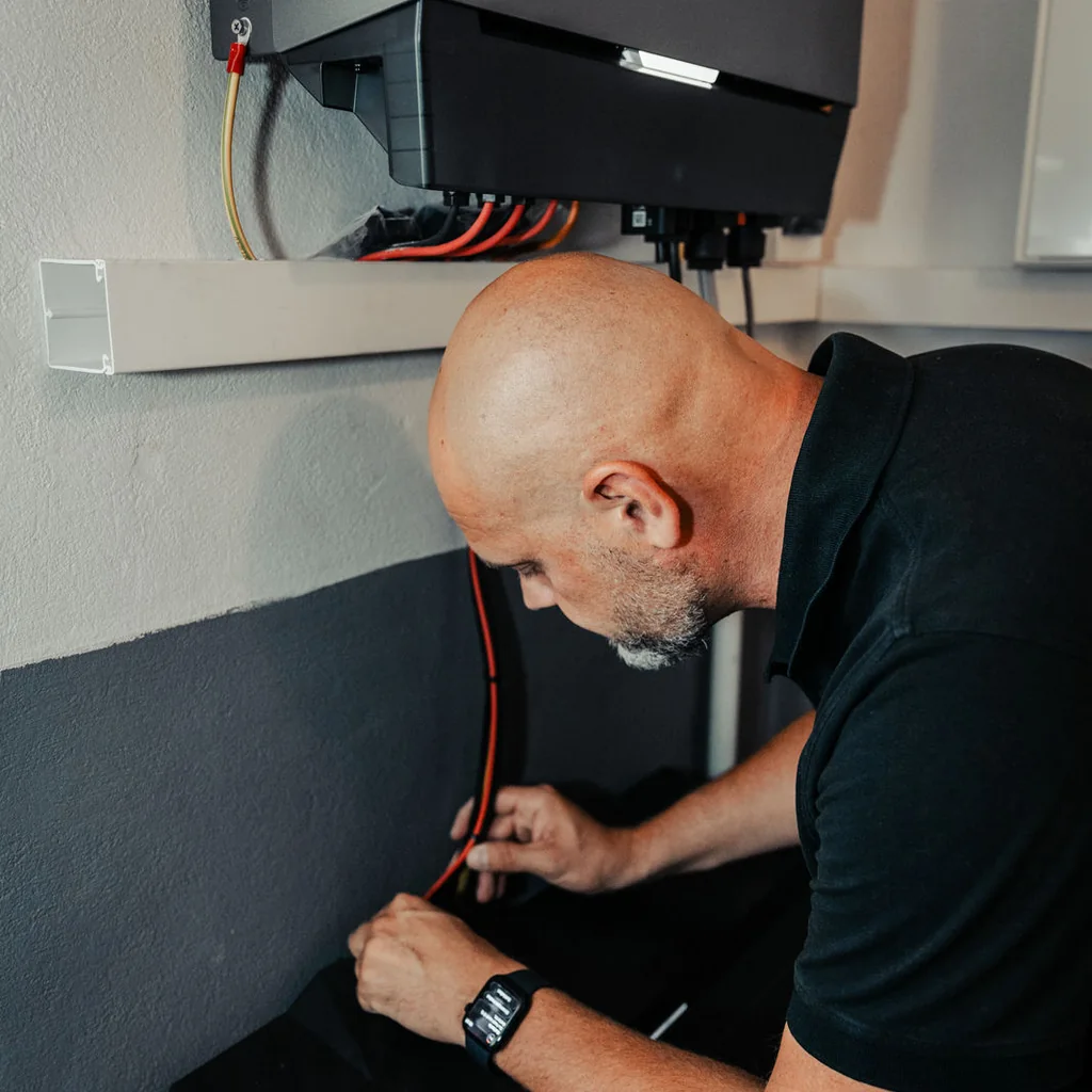 Anschluss eines Batteriespeichers