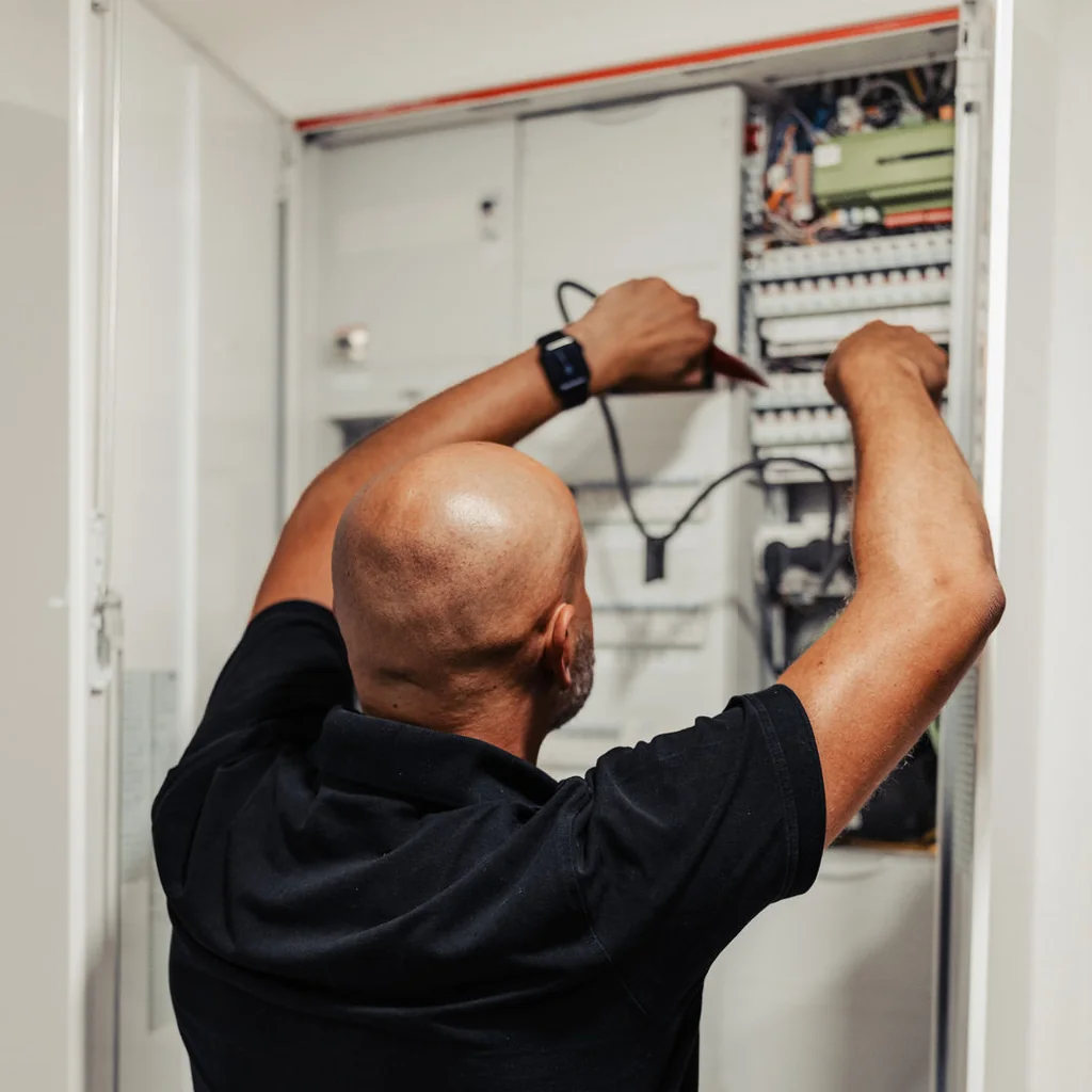 E-Check und Elektroprüfung – Sicherheit, die schriftlich belegt ist